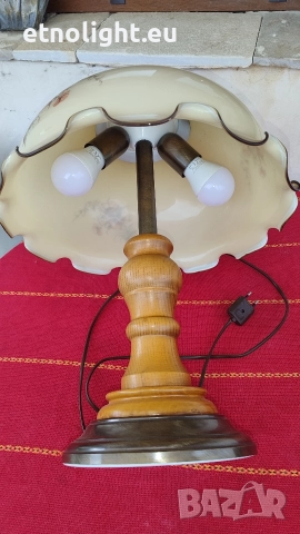 Красива голяма настолна лампа с куполна стъкленица с флорални мотиви , снимка 2 - Настолни лампи - 52805875