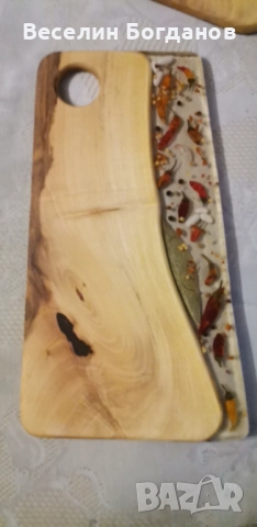 Дъски изработени от орех и кристална епоксидна 