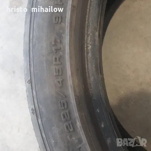 Зимни  гуми      DUNLOP 225/45/17.Много запазени.4бр, снимка 3 - Гуми и джанти - 48180406