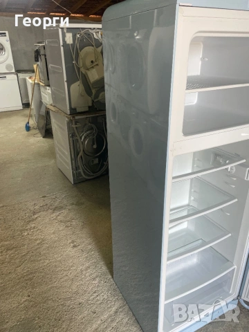 SMEG хладилник с горна камера , снимка 3 - Хладилници - 53536345