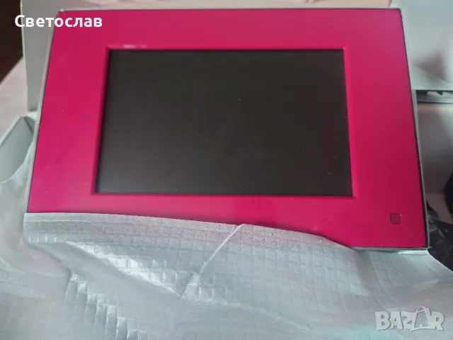 Нова дигитална фоторамка Sony DPF E72N, снимка 4 - Друга електроника - 48740926