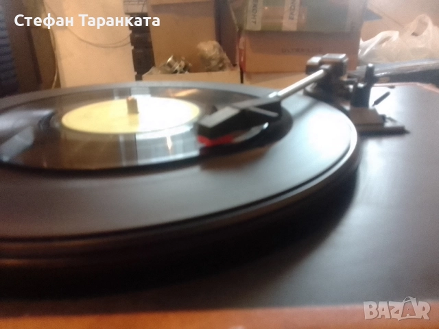 Грамофон със усилвател и вградени говорители във куфар., снимка 3 - Грамофони - 52315327