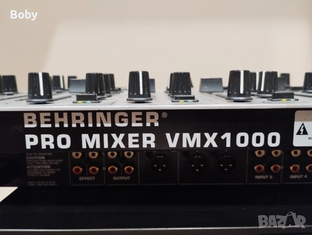 миксер Behringer VMX1000, снимка 3 - Ресийвъри, усилватели, смесителни пултове - 50911444