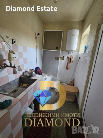 Едноетажна къща в село Езерово общ. Първомай, снимка 12 - Къщи - 48066196