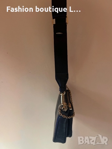 Дамска чанта за през рамо с черна крокодилска кожа и златен синджир с две отделения с ципове 🖤, снимка 2 - Чанти - 51892858