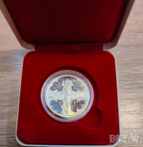 5 лева 2004 година Цветница