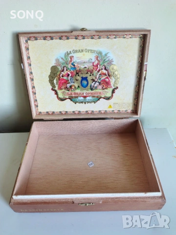 Много Рядка Колекционерска Кутия От Пури,Цигари, снимка 3 - Колекции - 53175118