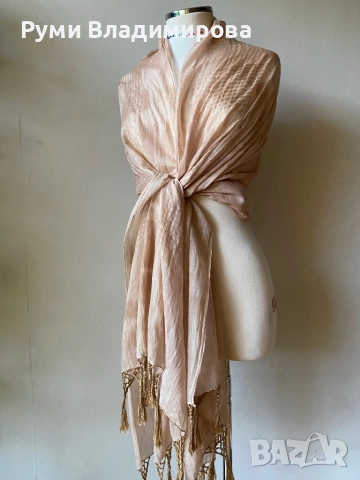 Бежов шал Henry Cotton's от 85 % памук и 15 % коприна