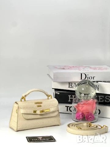 чанти guess , снимка 3 - Чанти - 50588610