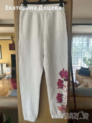 Спортен бял панталон Guess