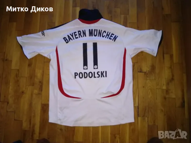 Байерн М футболна тениска Адидас маркова №11 Подолски размер С с два баджа, снимка 6 - Футбол - 50114478