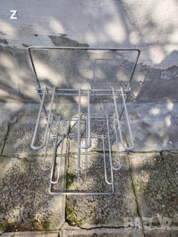 Малък сив стелаж с куки, снимка 2 - Стелажи и щандове - 53668006