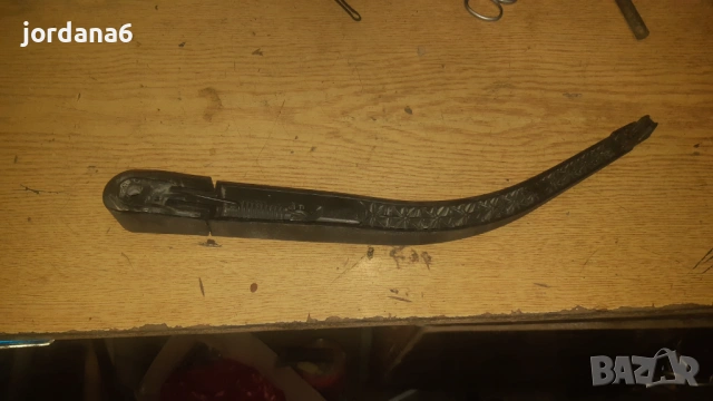Рамо за задна чистачка от Рено Клио, снимка 2 - Аксесоари и консумативи - 54073476