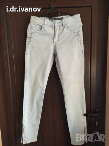 светли дънки с перли и камъчета на Geisha