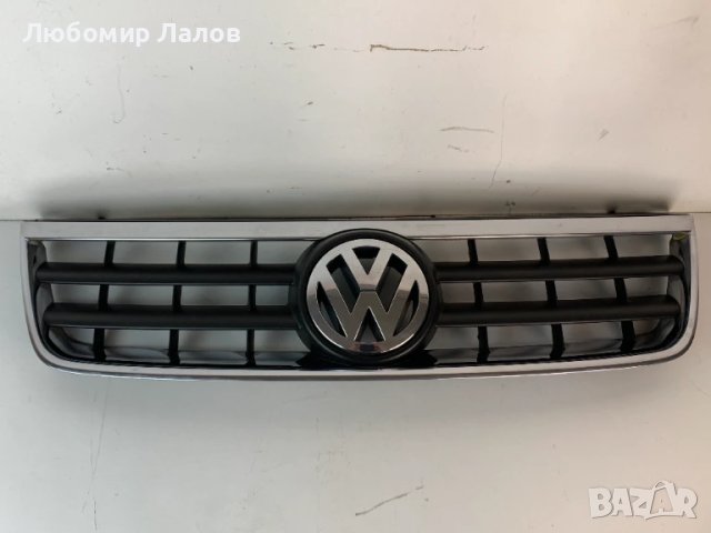 Решетка преден капак Vw Touareg 7L (04-07)г. 7L6853601