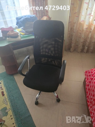 Ергономичен офис стол 