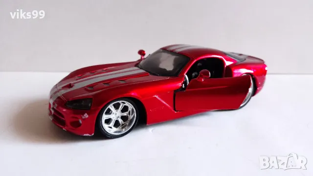 Bburago Dodge Viper SRT-10 - Мащаб 1:32, снимка 2 - Колекции - 47812652