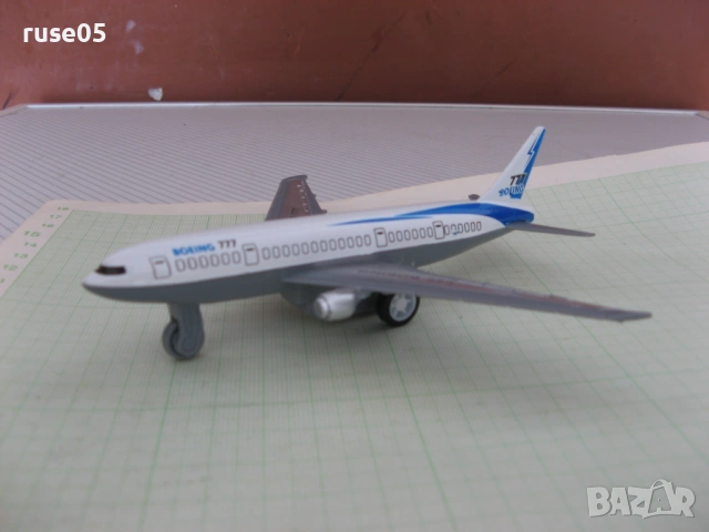 Самолет "BOEING 777"