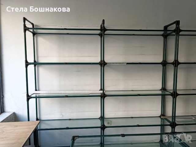 Стелажи и витрини , снимка 1