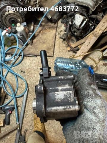 Вакумна помпа за двигател на Мерцедес Mercedes 2.2Cdi само за 100лв. A6512300565