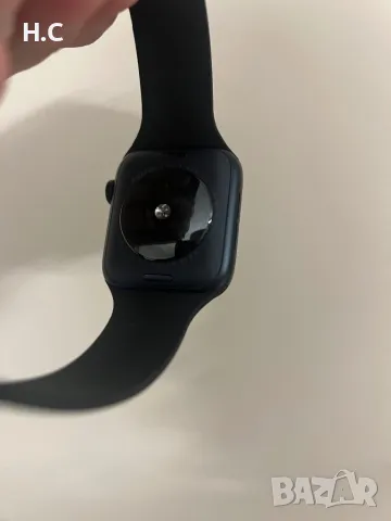 Apple Watch SE (v2), снимка 3 - Смарт часовници - 49106619