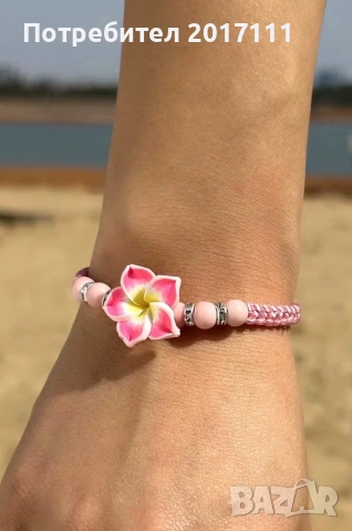 Дамска гривна с цвете Плумерия – гривна с мъниста и регулируема, снимка 7 - Гривни - 53928511