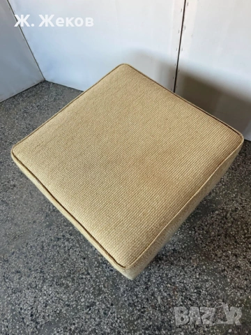 Стилна табуретка, снимка 4 - Дивани и мека мебел - 54073644