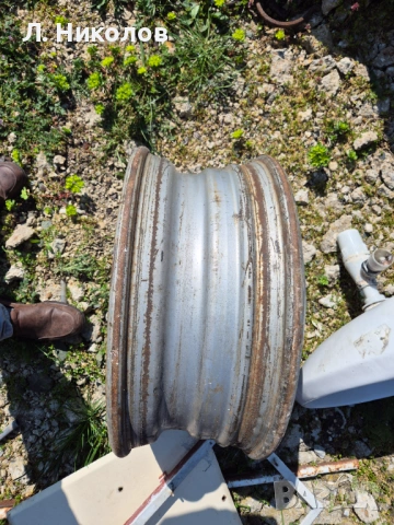 Джанта 22,5 желязна за камиони, снимка 2 - Гуми и джанти - 53846106