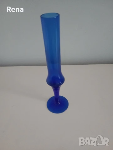 Стъклена ваза 