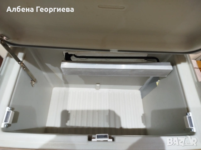 Къмпинг хладилник Mobil Cooler Electrolux 12/220 V/ GAZ, снимка 9 - Хладилни чанти - 53301650