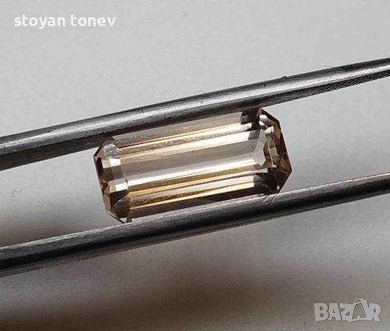 Естествен топаз с деликатен цвят 4.45кт.! Сертифициран! Нов!, снимка 10 - Други - 52299959