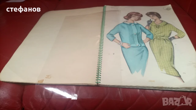 Старо списание за мода „Божур” – 1959 г, рисунки, кройки, 60 страници, снимка 3 - Антикварни и старинни предмети - 50682813