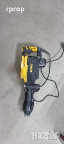 Професионален къртач Dewalt . 1800 W., снимка 5 - Други инструменти - 51751465