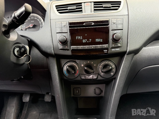 Suzuki Swift, снимка 10 - Автомобили и джипове - 53588773
