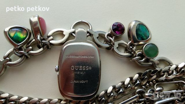 Дамска гривна с часовник Guess, снимка 4 - Гривни - 46720478