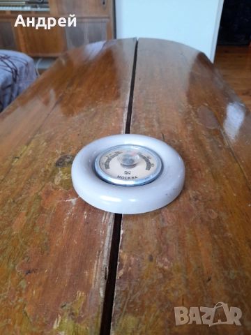 Стар механичен термометър Москва