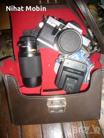 Старо ножче-Сойка и фотоапарат Практика, снимка 2 - Други ценни предмети - 53694407