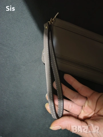 Дамско портмоне LAUREL - GUESS, снимка 8 - Портфейли, портмонета - 53079704
