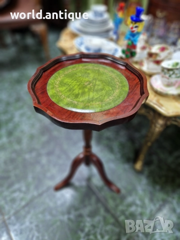 Превъзходна антикварна английска помощна масичка , снимка 2 - Антикварни и старинни предмети - 52310285