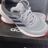 Маратонки Adidas, снимка 2 - Детски маратонки - 44943133