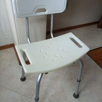 Стол за баня, къпане , снимка 1 - Грижа за инвалиди - 45428333