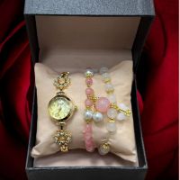 Луксозен дамски комплект часовник с камъни цирконии и 2 броя гривни с естествени камъни в бяло и роз, снимка 2 - Дамски - 45497166