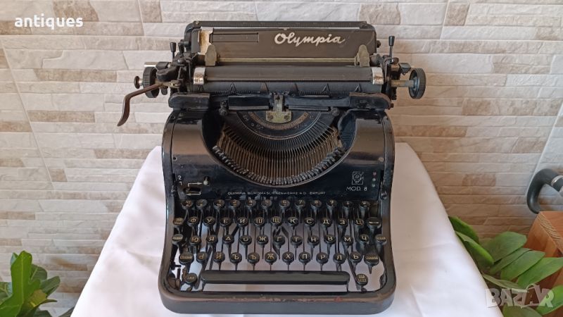 Стара пишеща машина Olympia Mod.8 - Made in Germany - 1938 година, снимка 1