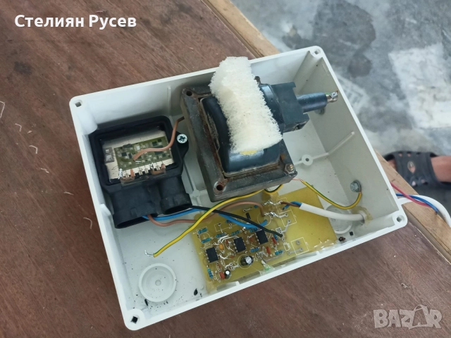 счупен Електропастир -цена 50 лв или 25,56 евро   0899 29 39 16  работи на 12волта и 220 волта (заря, снимка 3 - Други - 52038497