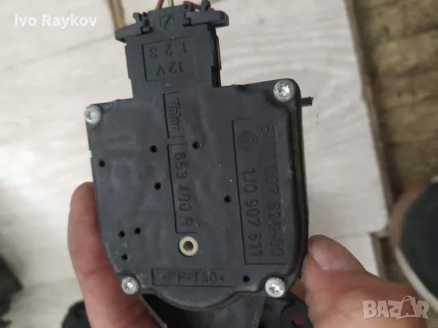 Моторче Клапи Парно за Голф 4 , 1J0 907 511, снимка 4 - Части - 50242988