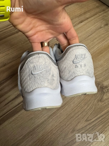 Оригинални кожени маратонки Nike W Air Max Jewell! 38 н, снимка 10 - Маратонки - 52306381