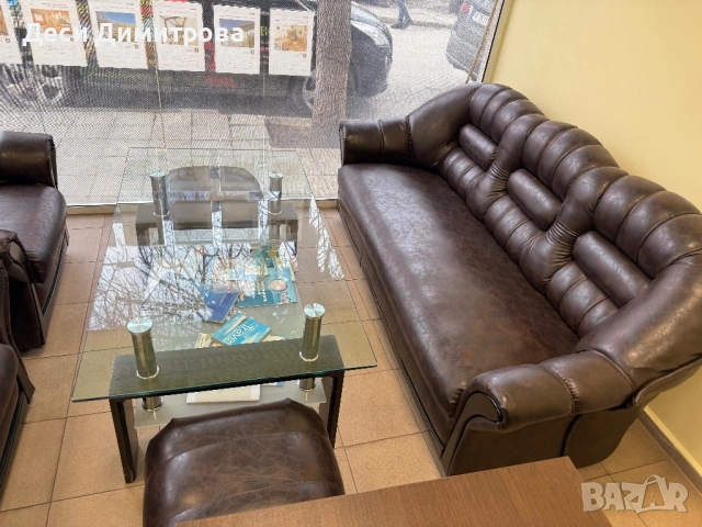Троен диван + 2 единични фотьойла + 2 табуретки изк.кожа + холна маса , снимка 2 - Дивани и мека мебел - 54058929