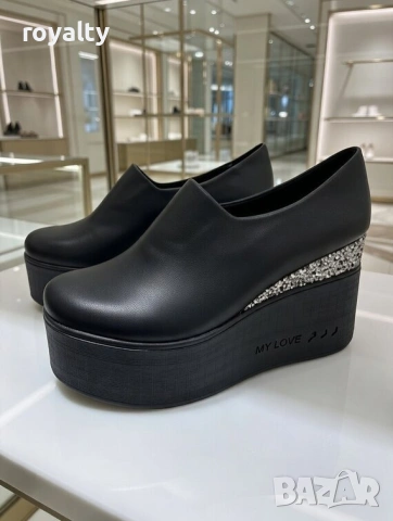 Обувки на платформа - черна кожа и брокат