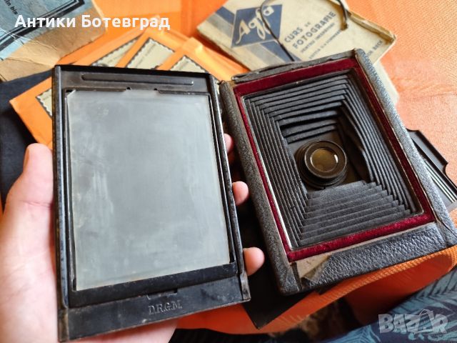 Стар фотоапарат от 1934 година е закупен иначе е по стар , снимка 14 - Антикварни и старинни предмети - 46343593