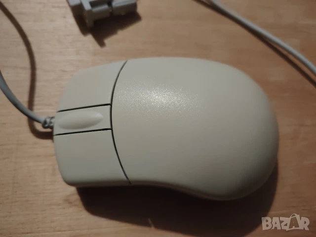 Ретро стара мишка с топче и сериен порт 